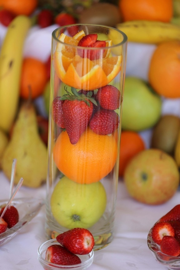 Kiwi, jordgubbar, apelsiner, exotiska, frukt, dekorativa, frukost, kost, banan, orange