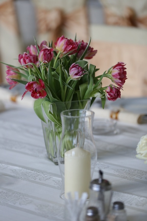 vaso, tulipas, velas, elegância, toalha de mesa, castiçal, tabela, arranjo, decoração, flores