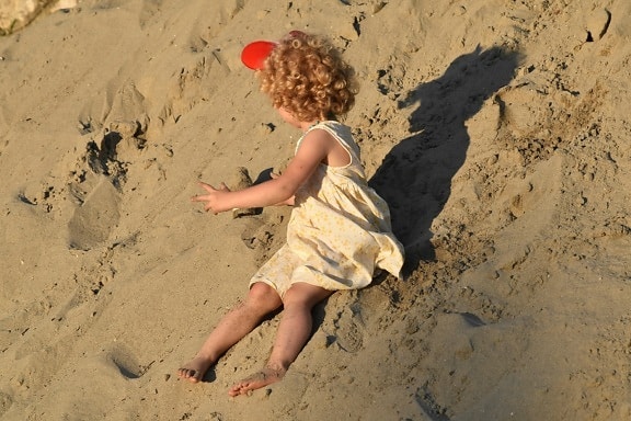 dítě, letní čas, šaty, hezké děvče, účes, nádherná, písečné duny, písek, blond vlasy, půda