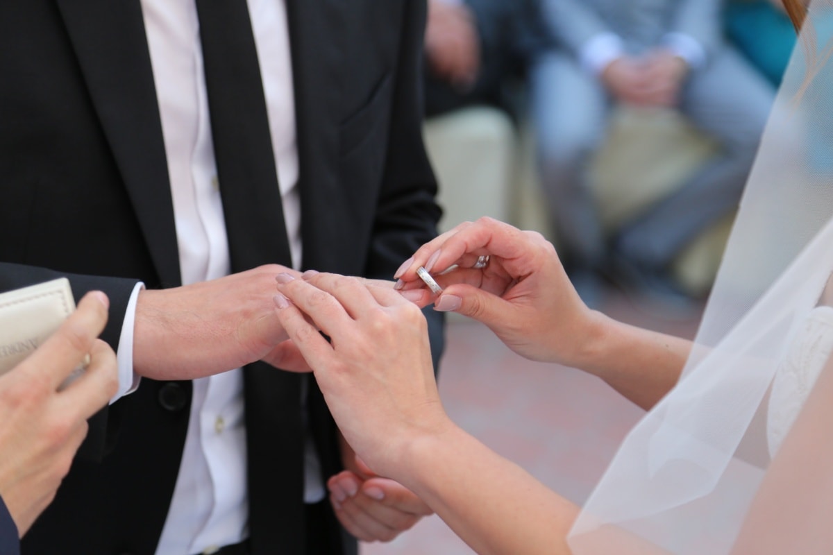 vielsesring, bryllup, passer til, hænder, bryllupskjole, touch, mand, ægteskab, kone, ceremoni