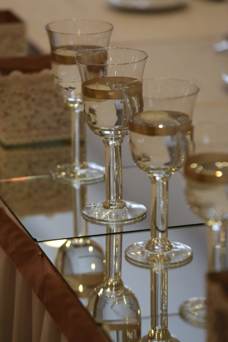 bílé víno, nápoj, alkohol, šampaňské, oslava, sklo, krystal, zrcadlo, luxusní, elegance