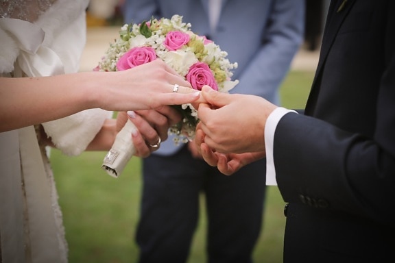 bruiloft, trouwring, trouwjurk, bruidsboeket, ceremonie, bruid, handen, bruidegom, aanraking, vrouw