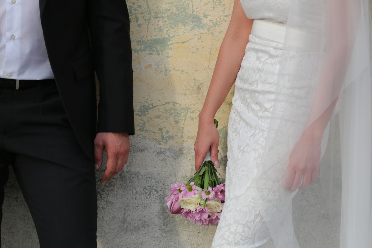 フリー写真画像 シャツ スーツ パンツ ウェディングドレス 衣装 ファッション 新郎 ドレス 結婚式 花嫁
