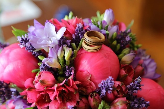 wooden, wedding ring, tulips, grape hyacinth, bouquet, flower bud, arrangement, pink, flowers, decoration