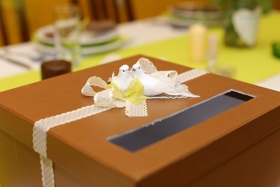 surprise, anniversaire, cadeaux, à l'intérieur, Design d’intérieur, boîte de, papier, luxe, table, papier carton