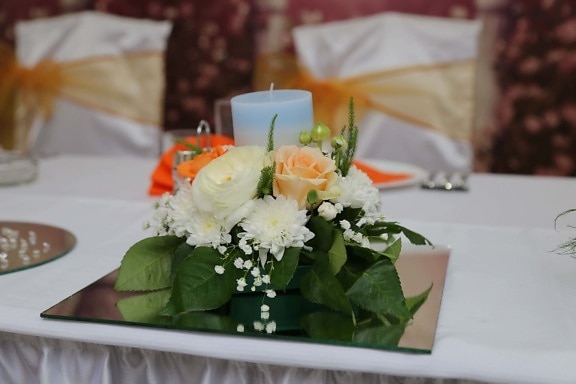 ช่อดอกไม้, จัดเรียง, โต๊ะ, สง่างาม, เทียน, พื้นที่รับประทานอาหาร, เก้าอี้, ตกแต่ง, งานแต่งงาน, อาหารค่ำ