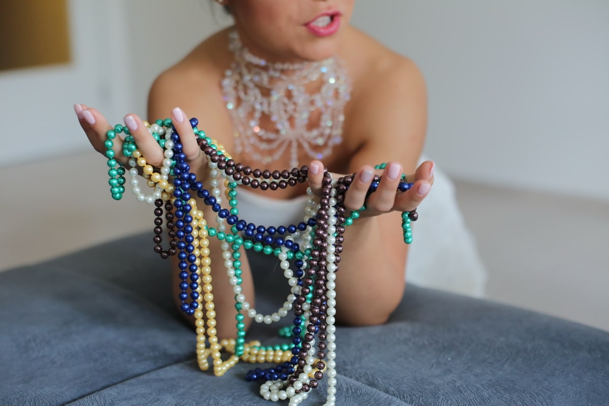 päron, färgglada, händerna, kvinna, halsband, smycken, mode, porträtt, modell, attraktiva