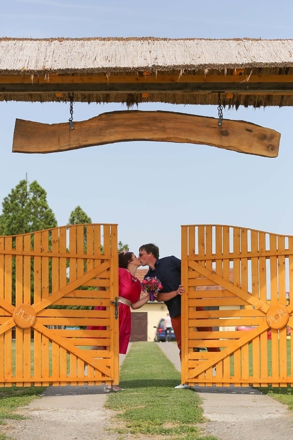 bacio, moglie, marito, abitante del villaggio, cancello, Villaggio, legno, in legno, recinzione, vecchio