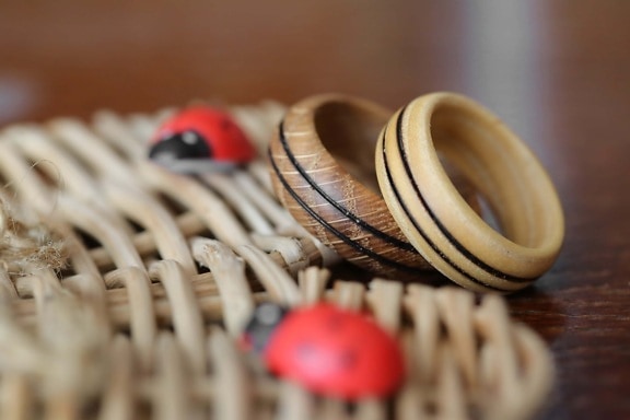 пръстени, дървени, бижута, ръчно изработени, традиционни, дървен материал, въже, мъгла, сухо, натюрморт
