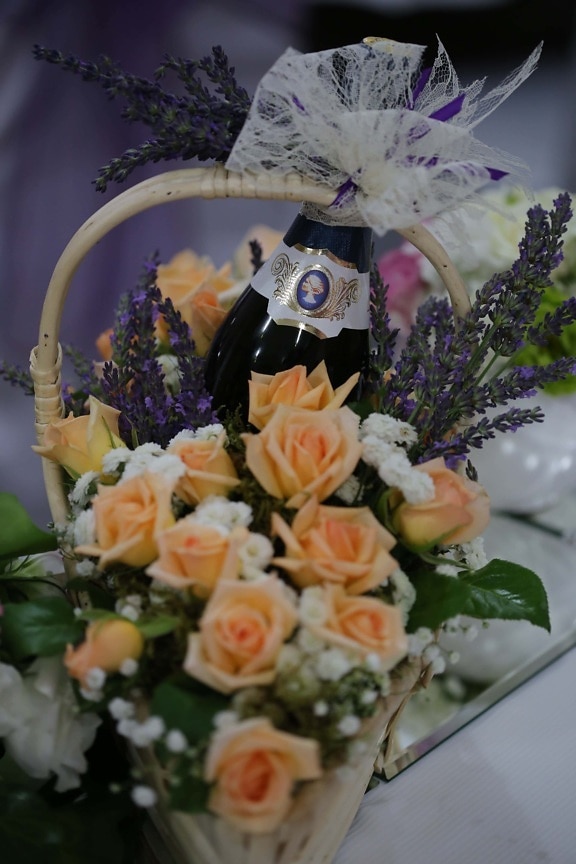 red wine, lavender, bottle, romantic, bouquet, wicker basket, arrangement, decoration, flowers, wedding
