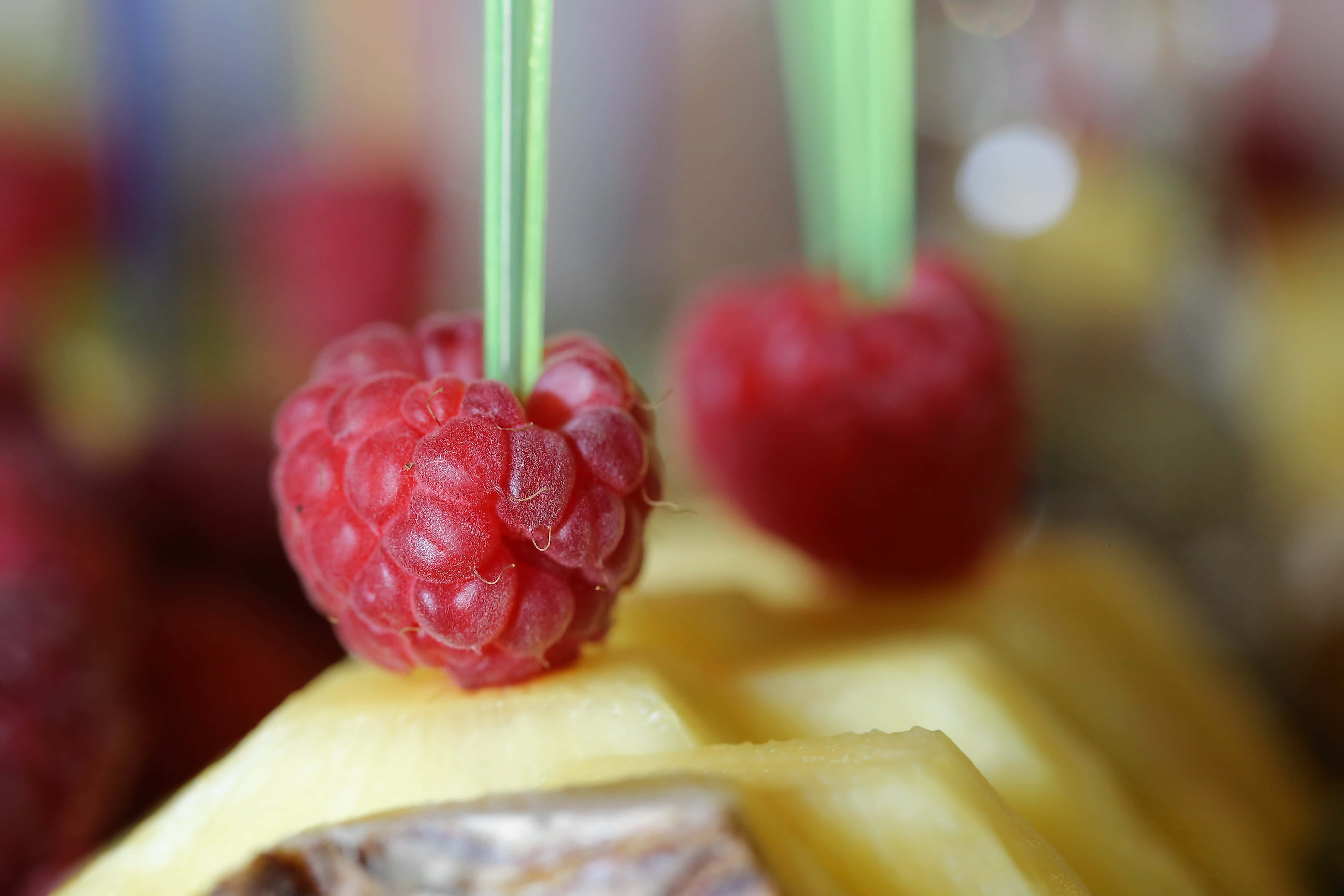 フリー写真画像 ケーキ ラズベリー ベリー ラズベリー 甘い フルーツ 新鮮です デザート 健康的です ビタミン