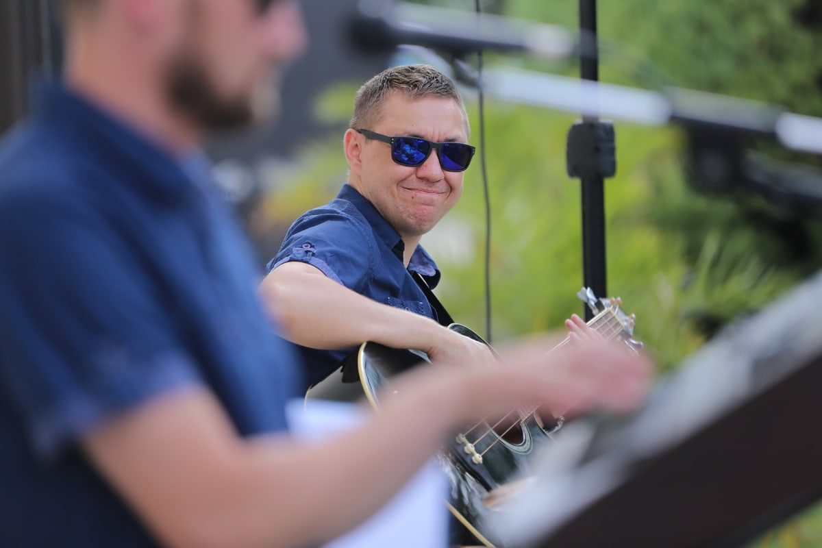 sunglasses, guitarist, band, bend, orchestra, smiling, man, person, people, happy