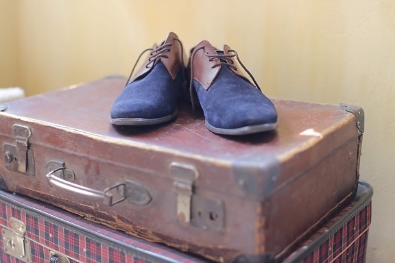 luggage, shoes, shoelace, old style, brown, old fashioned, leather, old, casual, pair