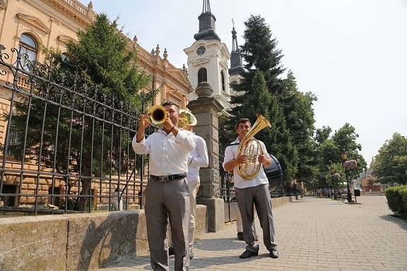 trompetista, trompeta, Orquesta, Festival, calle, Centro de la ciudad, religión, Templo de, ciudad, Santuario de