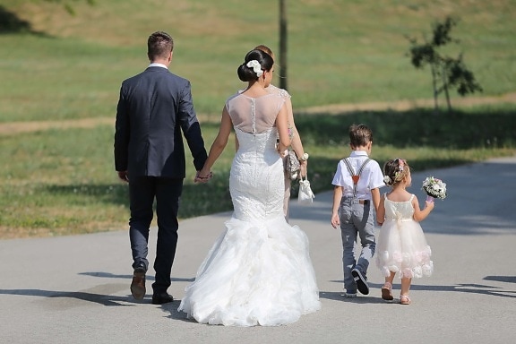 la mariée, jeune marié, mariage, famille, enfants, père, mère, mariage, robe, marié