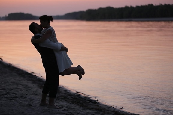 romantic, beach, girlfriend, hugging, boyfriend, sunset, kiss, embrace, sand, sea