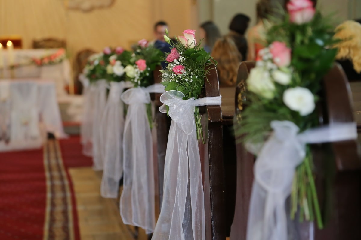 katedral, ceremoni, katolske, bryllup, bænk, blomster, buket, røde løber, dekoration, Kærlighed