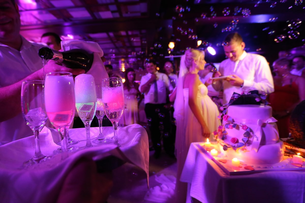 Champagne, partij, nachtclub, nachtleven, bruiloft, bruidegom, bruid, viering, muziek, prestaties