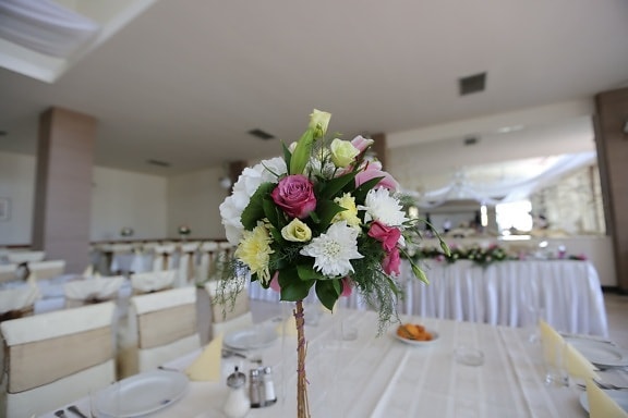 wedding venue, wedding bouquet, arrangement, table, bouquet, decoration, flowers, interior, furniture, room