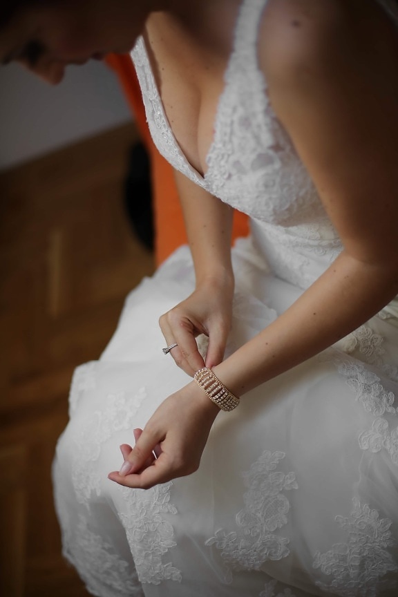 обручальное кольцо, свадебное платье, браслет, невеста, женщина, Свадьба, моды, очарование, любовь, в помещении