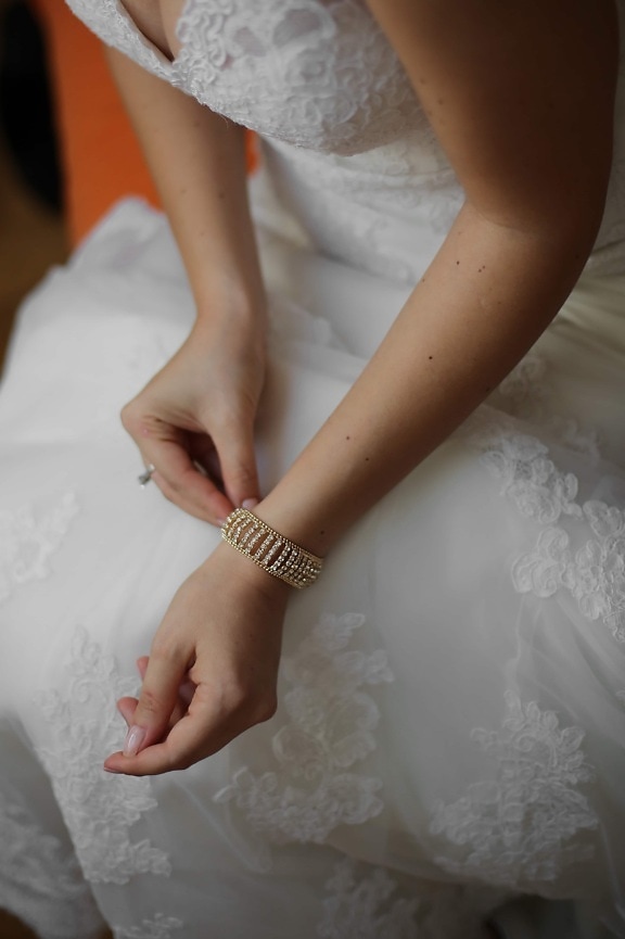 bracelet, brillant, bijou, bijoux, diamant, bague de mariage, mariage, robe de mariée, mains, peau