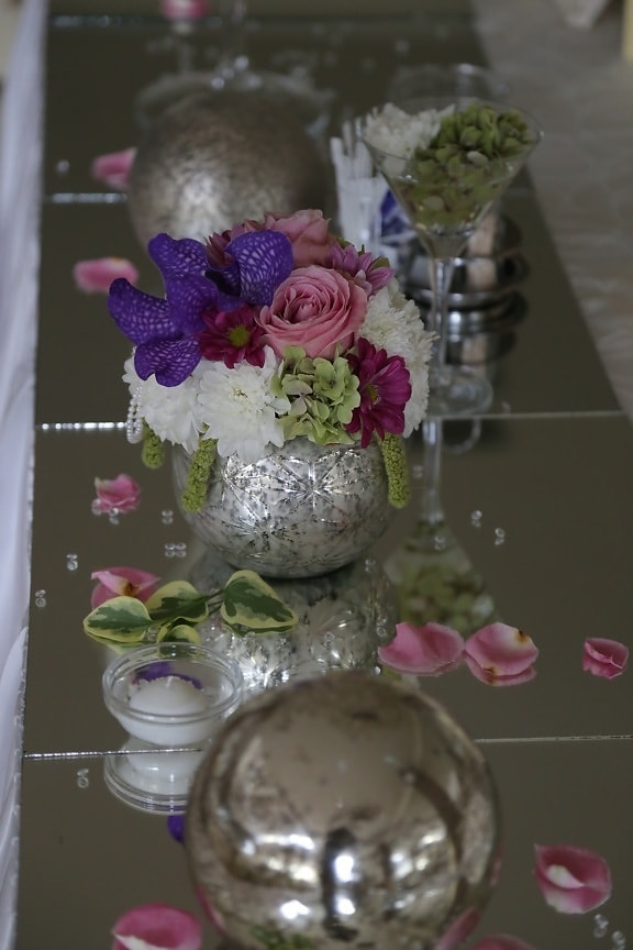 esküvői helyszín, váza, dekoráció, asztal, elegáns, tükör, csokor, virág, elrendezése, esküvő