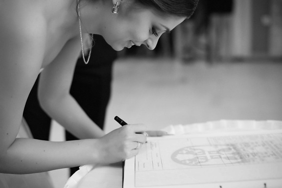 signature, document, concentration de, Dame, femme d'affaires, élégance, crayon, charme, Jolie fille, vue de côté