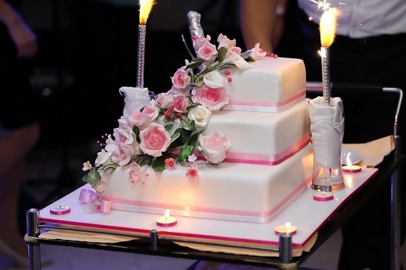 wedding venue, wedding cake, candles, candlestick, bartender, candlelight, candle, wedding, romance, flame
