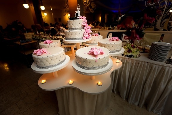 wedding cake, ceremony, restaurant, cake, candle, wedding venue, chocolate, celebration, interior design