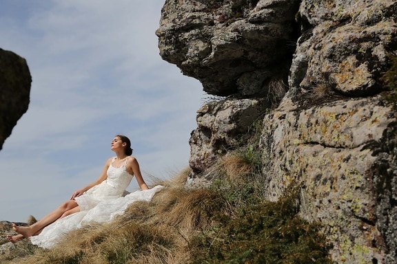 mountaineer, young woman, relaxation, sunny, enjoyment, outdoor, ecology, cliff, wedding, nature