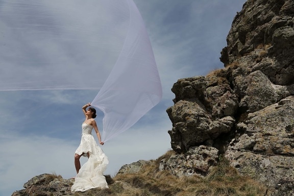 in posa, giovane donna, vista laterale, picco di montagna, vestito da sposa, velo, Vento, sposa, matrimonio, natura