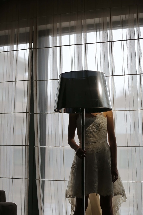 Hochzeitskleid, Lampe, Wohnzimmer, Eleganz, Hotel, posiert, Fenster, Reflexion, Mode, Licht