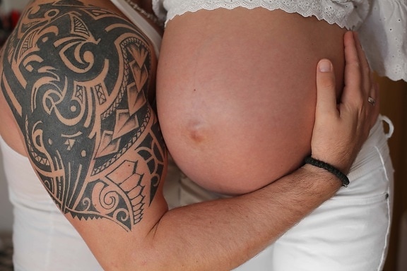 graviditet, massasje, magen, ta på, hengivenhet, huden, mann, kone, tatovering, plagg