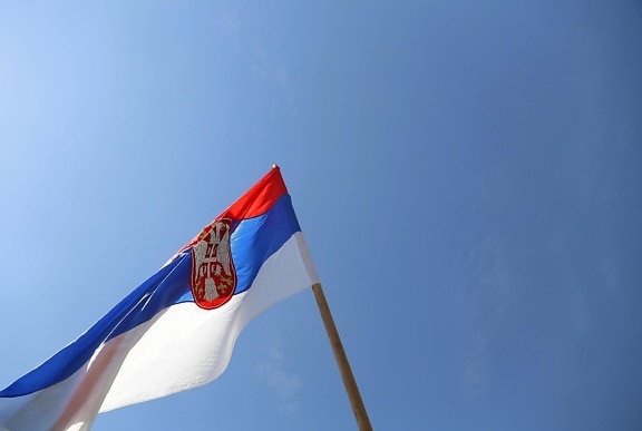 Srbija, zastava, grb, Heraldika, simbol, plavo nebo, baština, trobojka, štap, vjetar