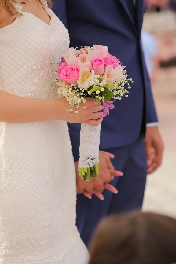 svatební kytice, svatba, svatební šaty, ženich, nevěsta, stojící, obřad, láska, kytice, květiny