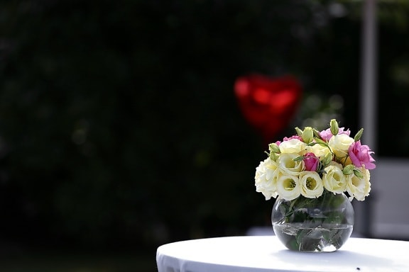 Rosen, Vase, frisches Wasser, Tabelle, Tischdecke, elegant, Blumenstrauß, stieg, Blumen, Blume