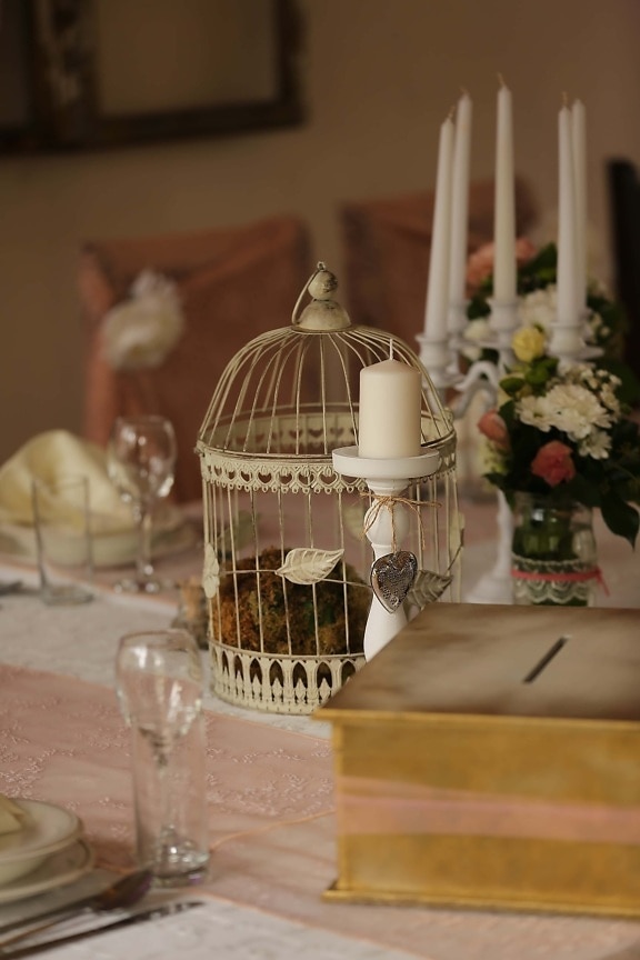 elegante, decorazione di interni, candela, candeliere, gabbia, vetro, in casa, design d'interni, matrimonio, tavolo