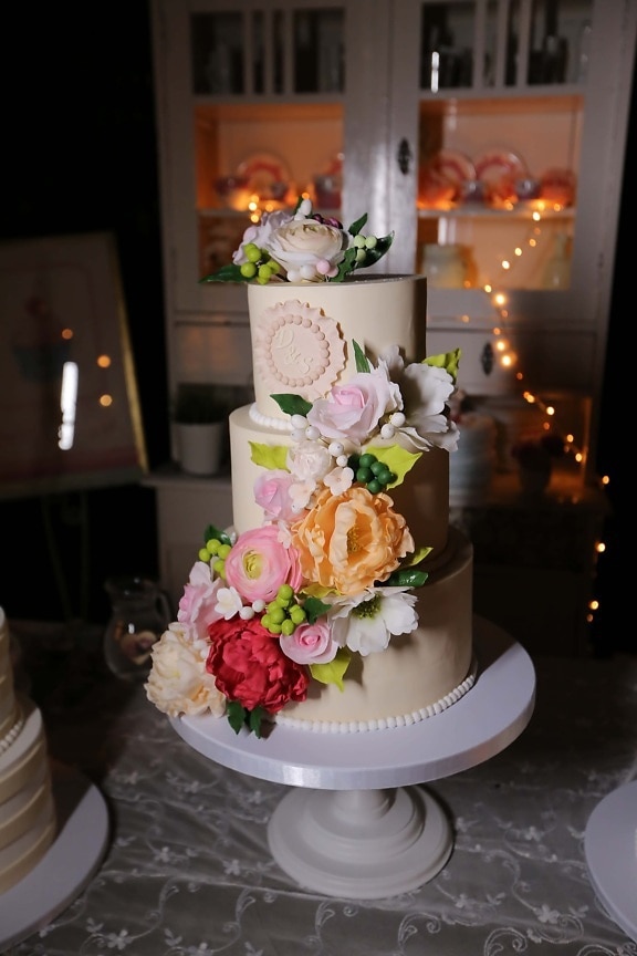 wedding cake, kitchen, romantic, interior decoration, interior design, wedding, table, candle, groom, flower