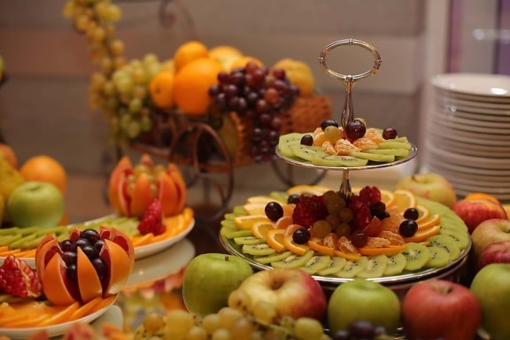 kiwi, appetizer, fruit, salad bar, orange peel, apples, food, apple, banana, ingredients