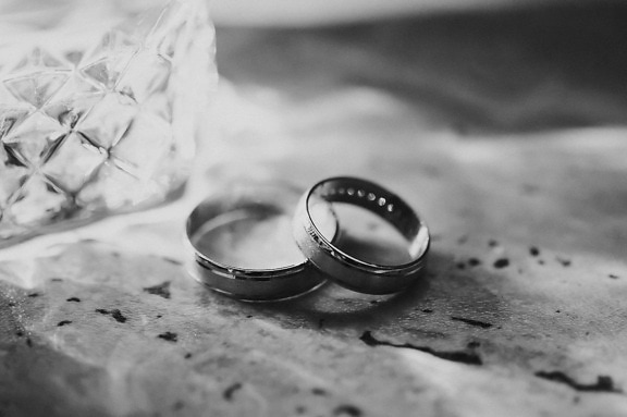 anel de casamento, brilho dourado, anéis, luz, casamento, preto e branco, amor, noivado, Inverno, sépia