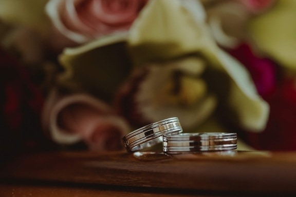 anel de casamento, brilho dourado, anéis, platina, macro, ainda vida, casamento, dentro de casa, Borrão, utensílios de mesa
