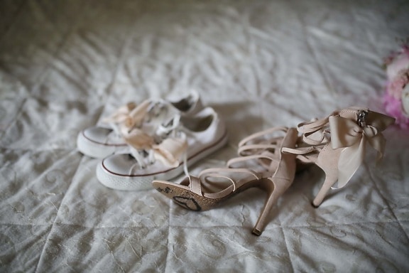 Kadınlar, sandal, Yatak, topuklar, yatak odası, spor ayakkabı, bağbozumu, Düğün, moda, ahşap