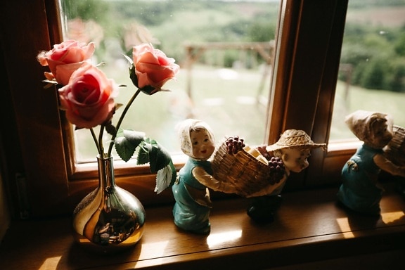 výzdoba interiéru, okno, růže, keramika, figurka, váza, květ, okno, portrét, zátiší