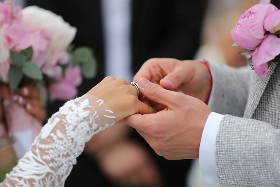anillo de bodas, boda, novio, manos, novia, mujer, amor, moda, romance, elegante