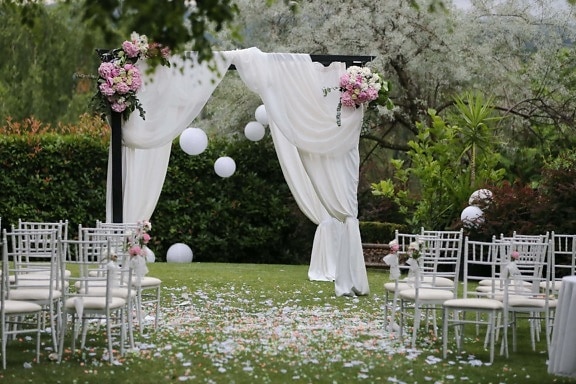 χώρος γάμου, χλόη, καρέκλες, έπιπλα, εξωτερική, Γάμος, λουλούδι, Κήπος, καρέκλα, Γάμος