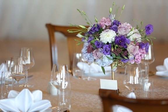 dining area, table, vase, bouquet, flowers, decoration, interior design, arrangement, glass, elegant