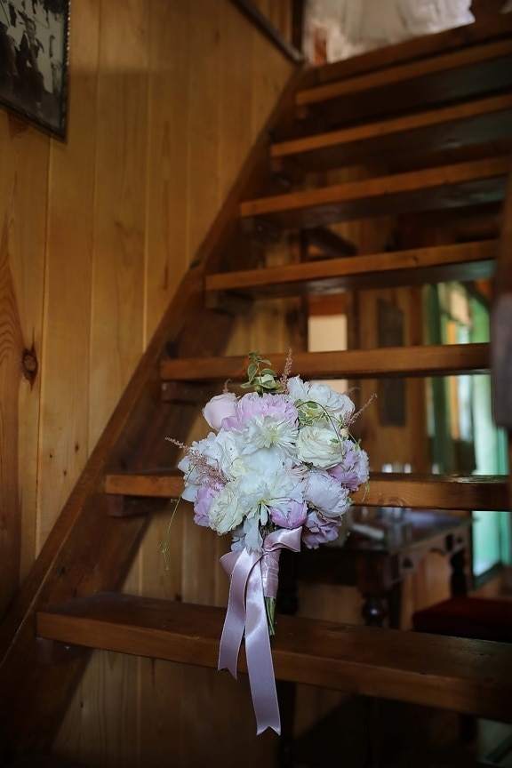Treppe, aus Holz, Hochzeitsstrauß, drinnen, Blumenstrauß, Blumen, Blume, Hochzeit, Interieur-design, Möbel