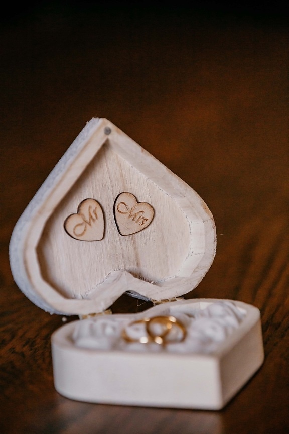 heart, shape, box, wedding ring, jewelry, rings, love, handmade, still life, romance
