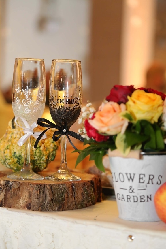 glass, wine, crystal, decoration, wedding venue, bouquet, romantic, fancy, alcohol, drink