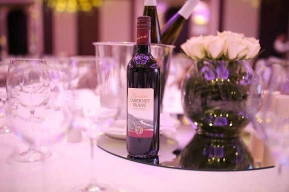 bottle, red wine, dinner table, vase, elegant, fancy, glass, wine, drink, wedding